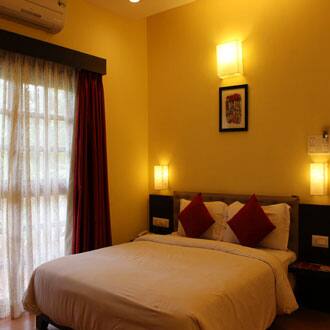 Smiley Hotel De Sai Palace, Goa 2